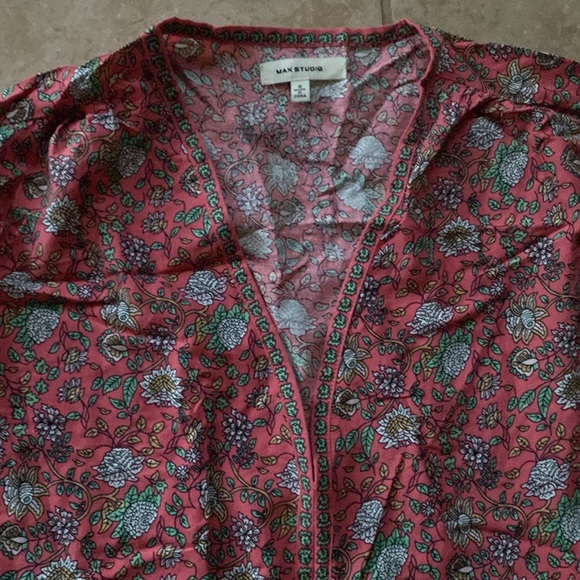 Gently Used Beautiful Max Studio Crop Top with Tie - Picture 5 of 6